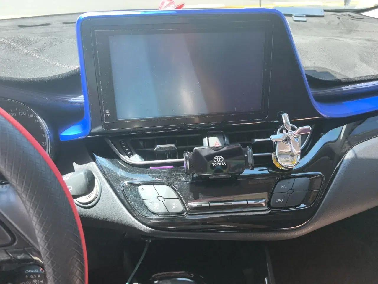 Toyota C-HR 2021 2.0L Luxury Edition — миниатюра 13