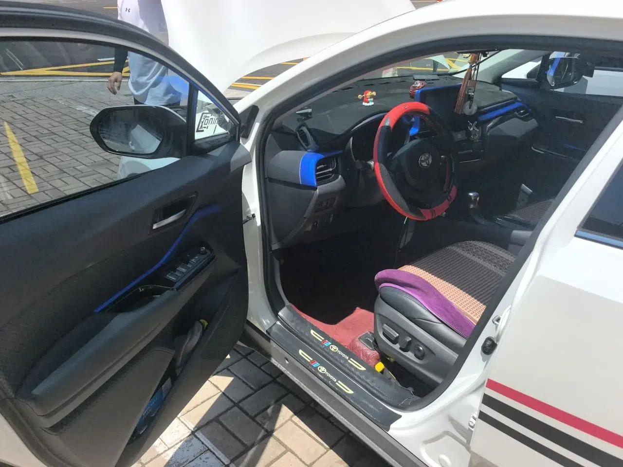 Toyota C-HR 2021 2.0L Luxury Edition — миниатюра 16