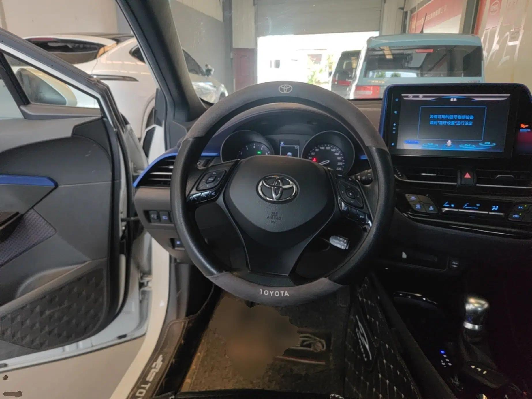 Toyota C-HR 2020 2.0L Leading Edition — миниатюра 13