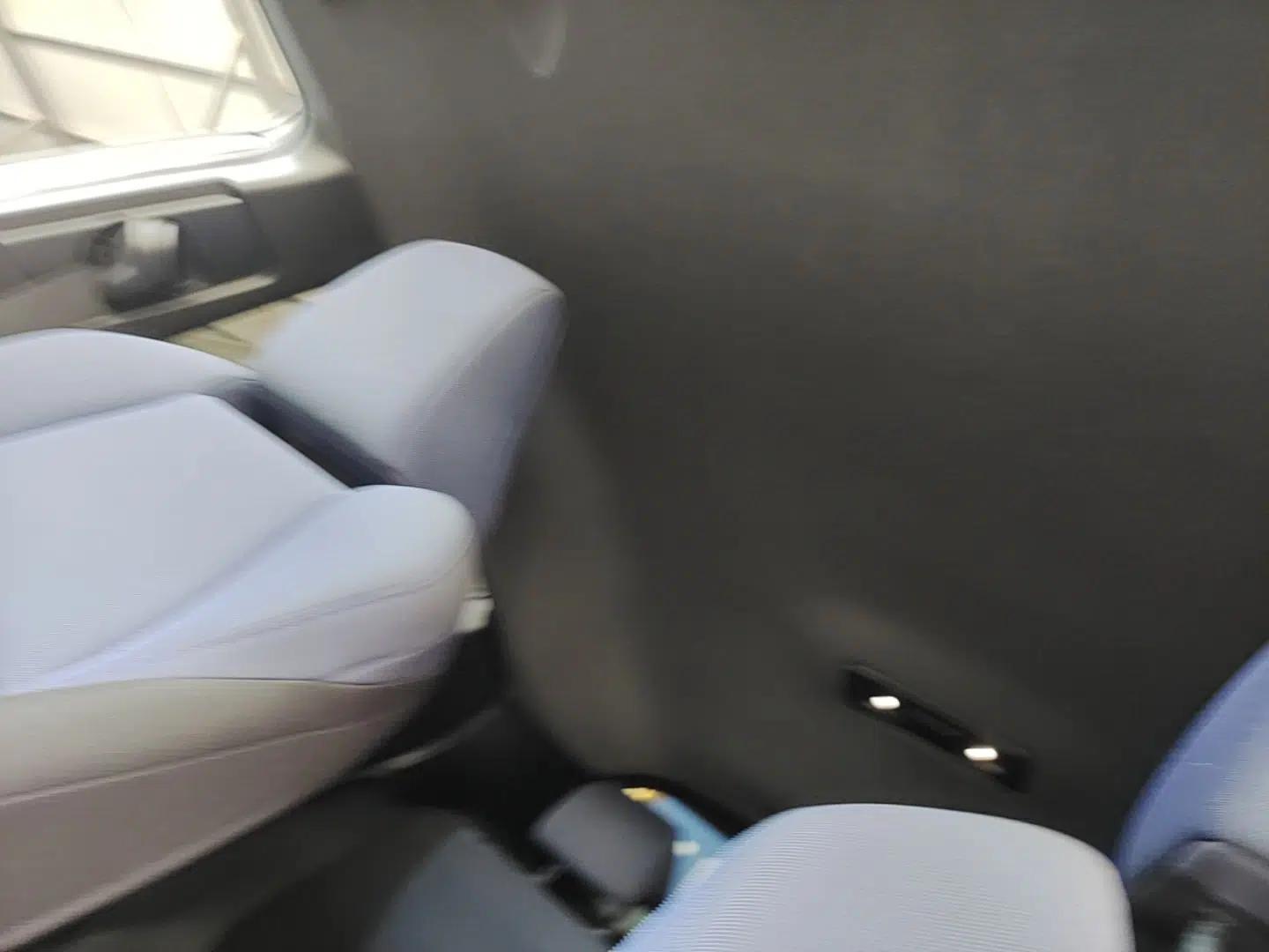 Toyota C-HR 2018 2.0L Luxury Edition China V Standard — миниатюра 21