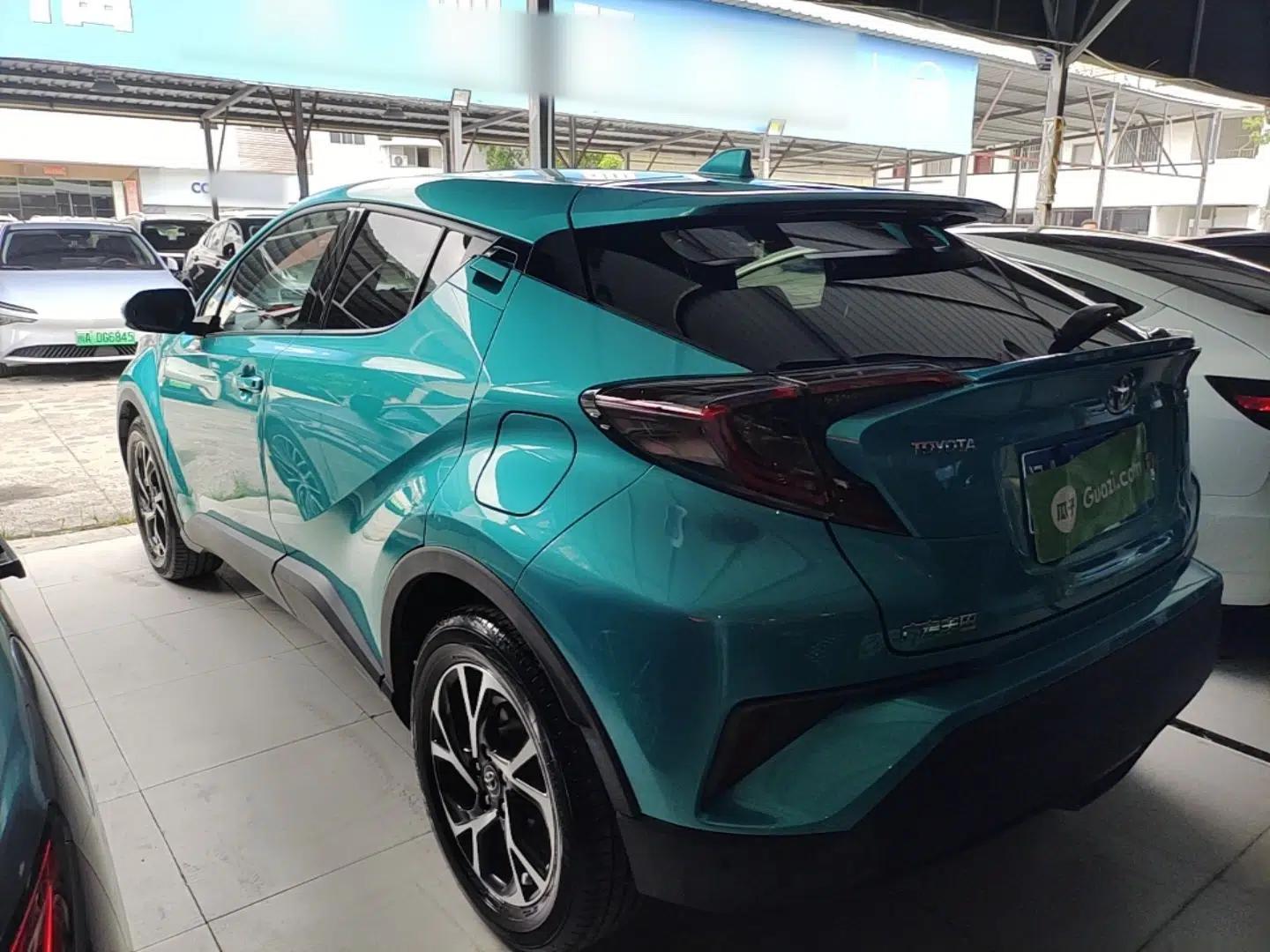 Toyota C-HR 2018 2.0L Luxury Edition China V Standard — миниатюра 4