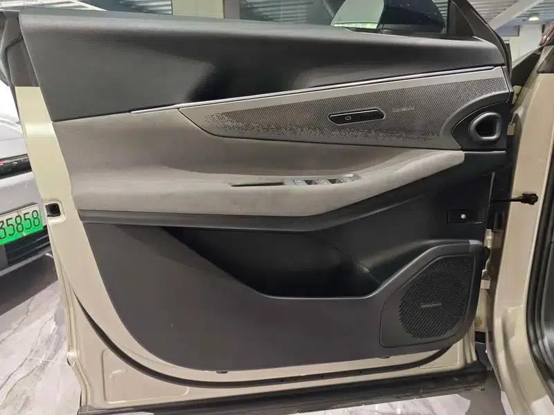 Lynk & Co 08 EM-P 2023 Model, 245km Super Long Range Halo — миниатюра 13