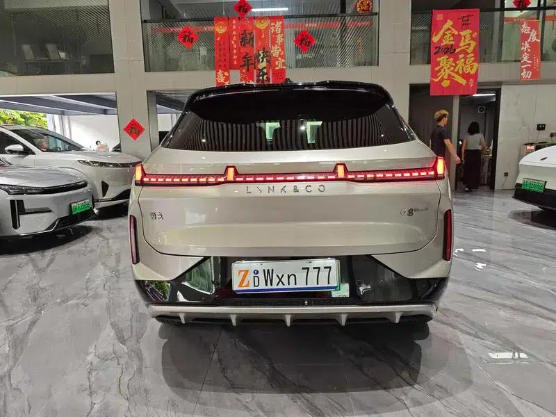 Lynk & Co 08 EM-P 2023 Model, 245km Super Long Range Halo — миниатюра 5