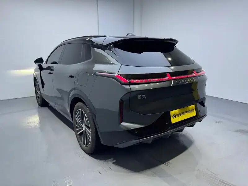 Lynk & Co 08 EM-P 2023 Model 220 AWD Performance Halo — миниатюра 5
