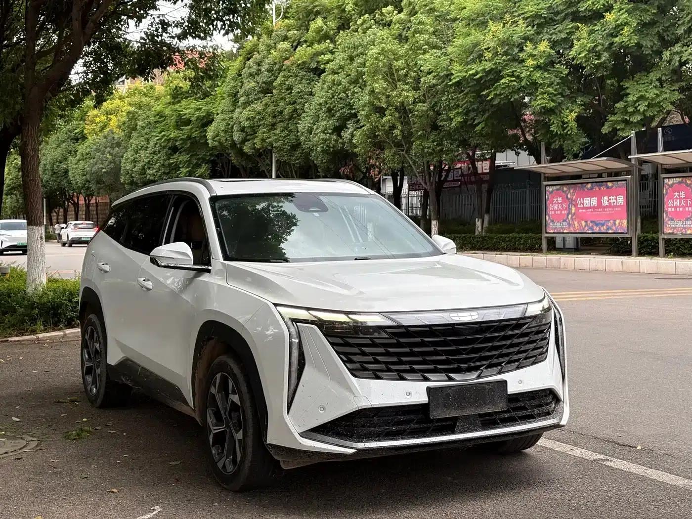 Geely Boyue L 2023 1.5TD DCT Luxury Edition — миниатюра 3