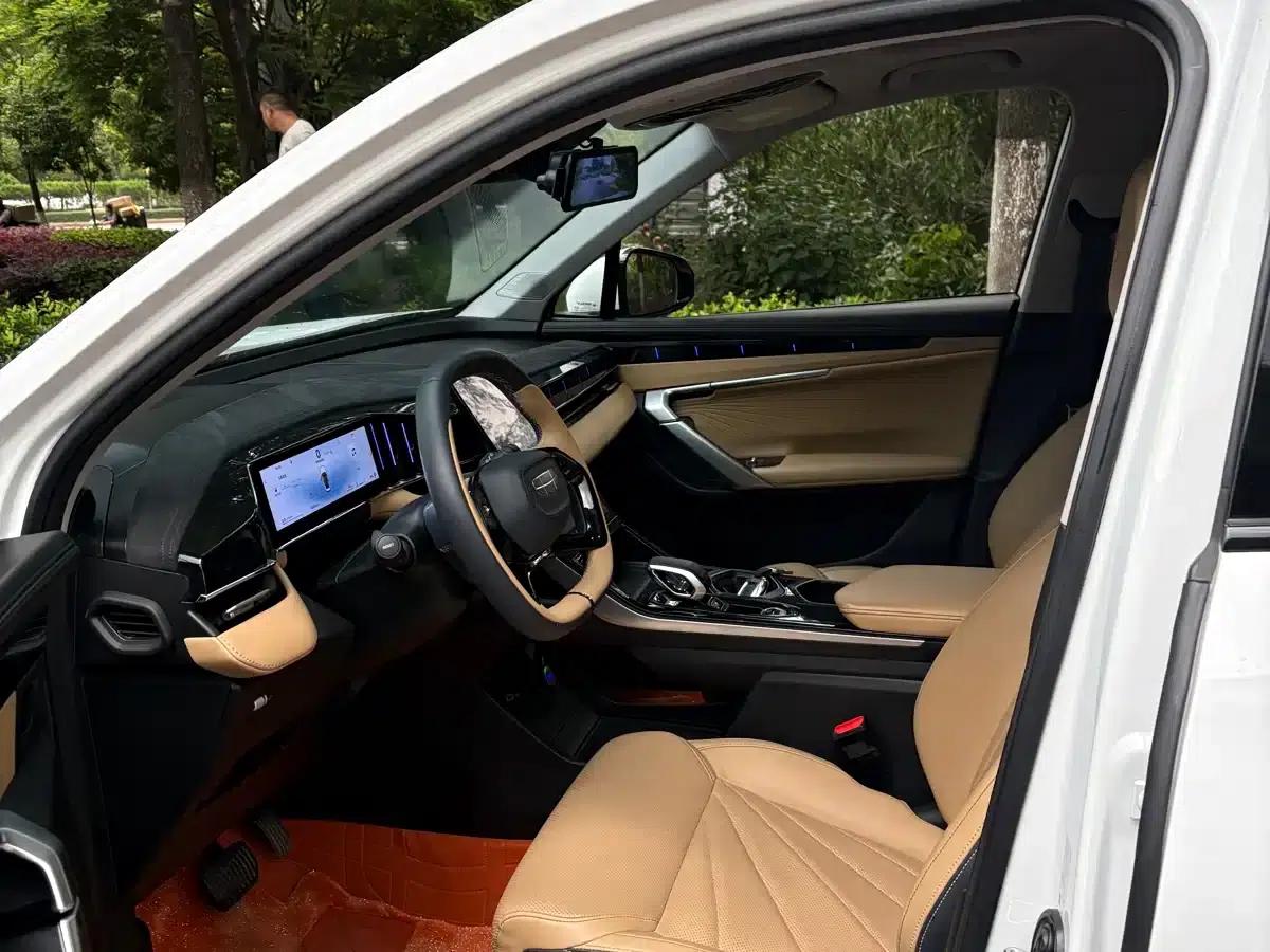 Geely Boyue L 2023 1.5TD DCT Luxury Edition — миниатюра 4