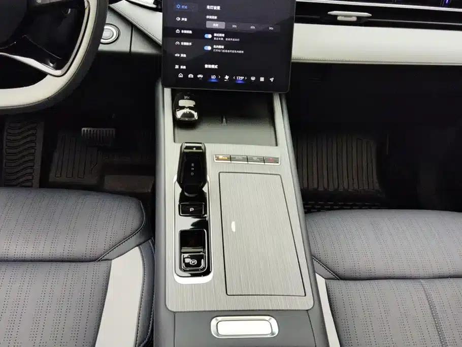 Geely Boyue L 2024 1.5TD DCT Premium Edition — миниатюра 16