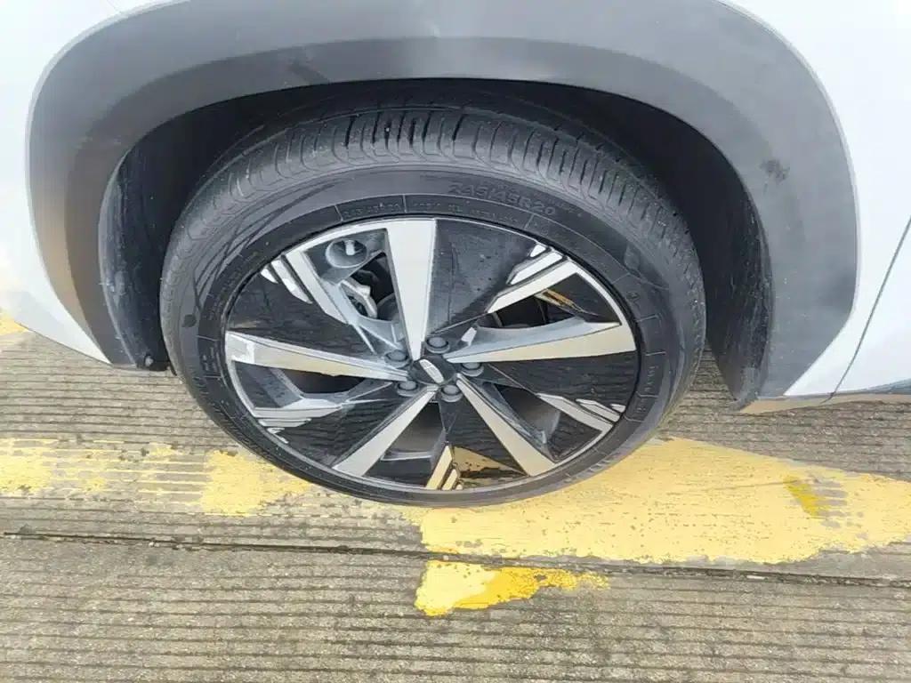 Geely Boyue L 2023 1.5TD DCT Premium Edition — миниатюра 23