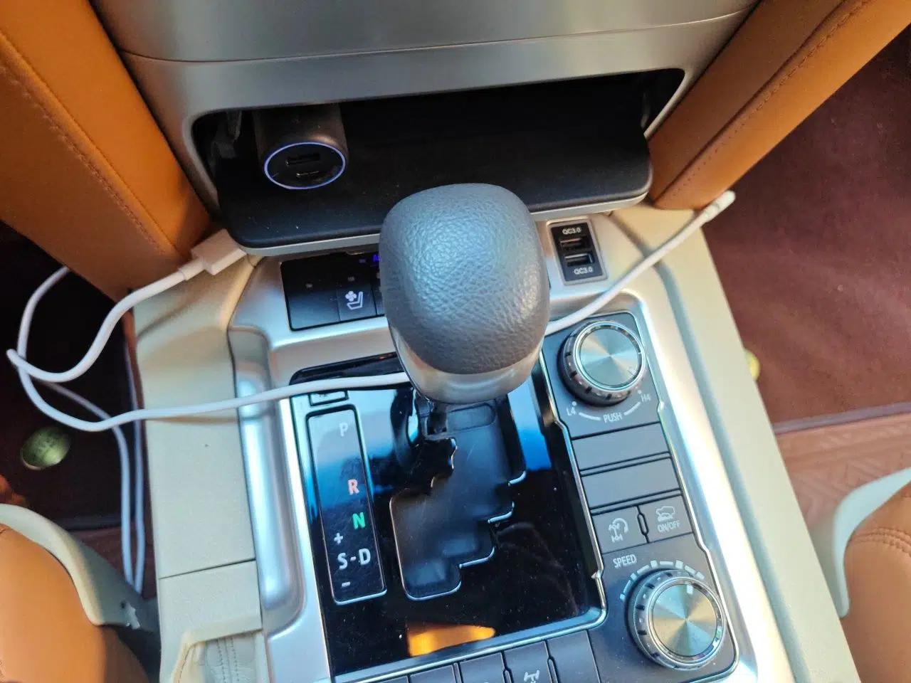 Toyota Land Cruiser Land Cruiser 4.0 automatic imported — миниатюра 14