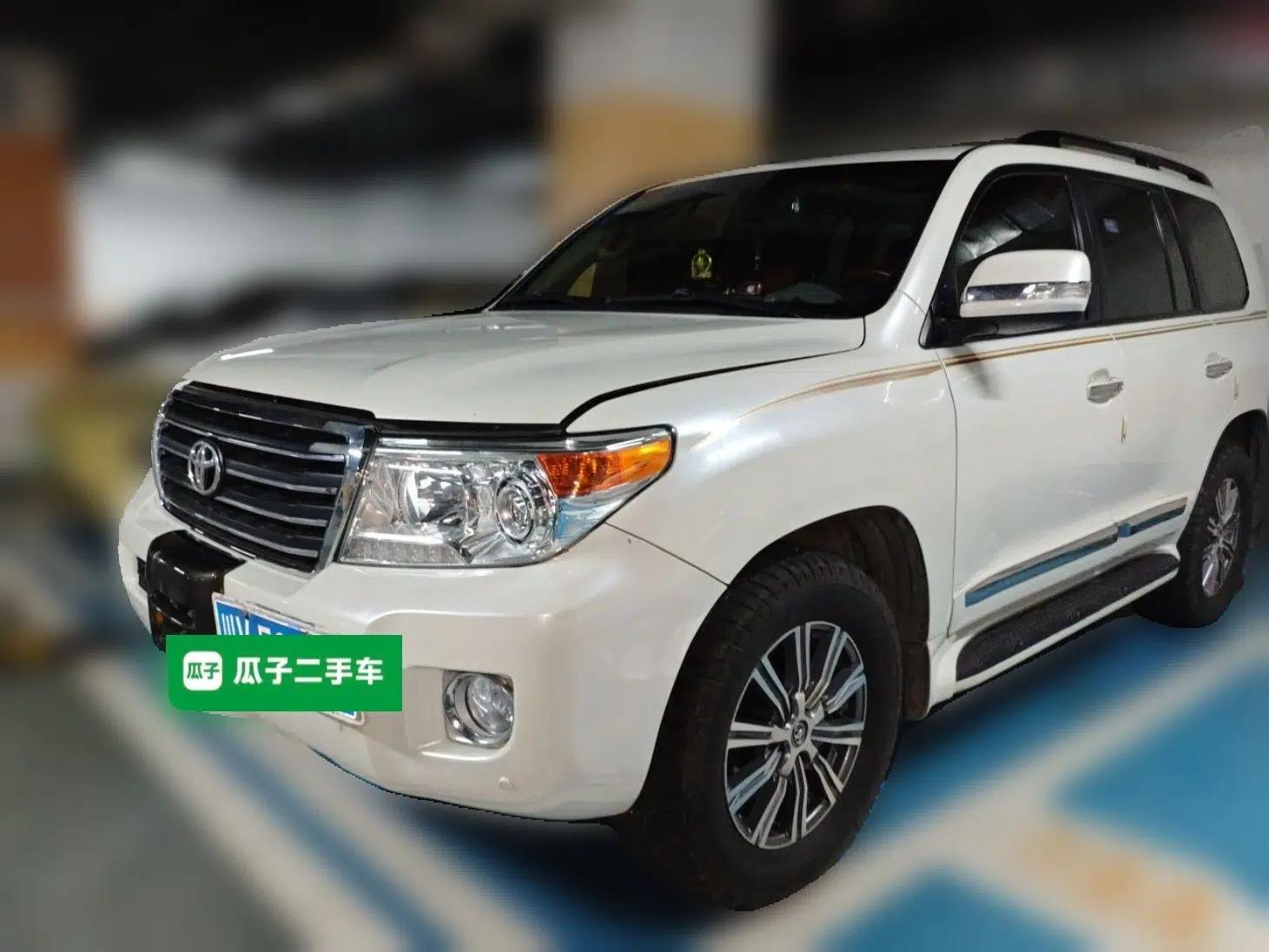 Toyota Land Cruiser 2015 Toyota Land Cruiser 4.0 Automatic Gasoline (8-Seater) — миниатюра 1