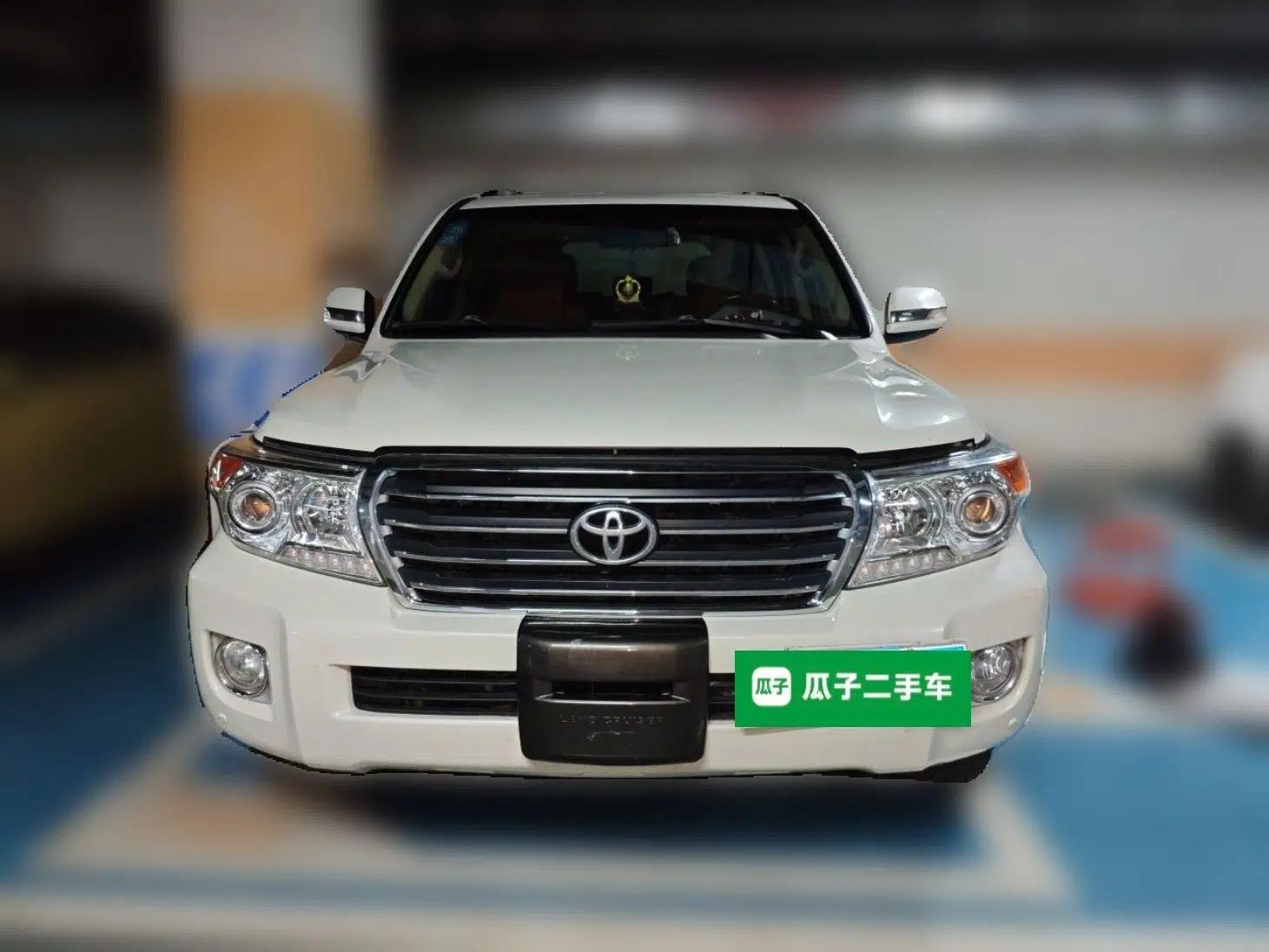 Toyota Land Cruiser 2015 Toyota Land Cruiser 4.0 Automatic Gasoline (8-Seater) — миниатюра 2