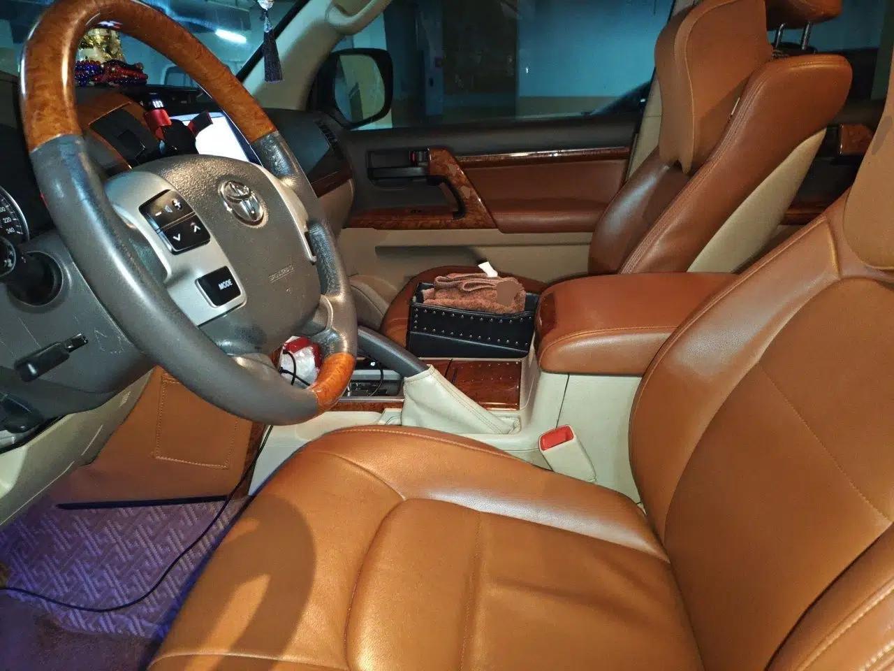 Toyota Land Cruiser 2015 Toyota Land Cruiser 4.0 Automatic Gasoline (8-Seater) — миниатюра 15