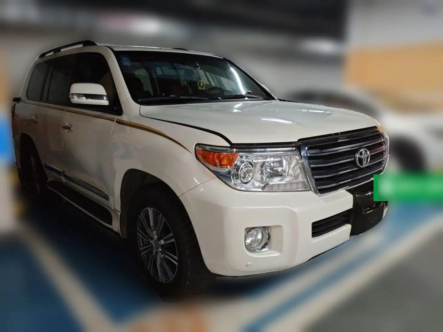 Toyota Land Cruiser 2015 Toyota Land Cruiser 4.0 Automatic Gasoline (8-Seater) — миниатюра 3