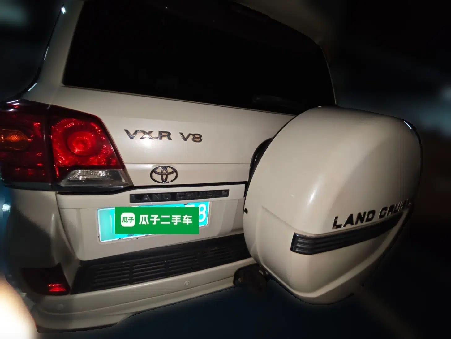 Toyota Land Cruiser 2015 Toyota Land Cruiser 4.0 Automatic Gasoline (8-Seater) — миниатюра 5