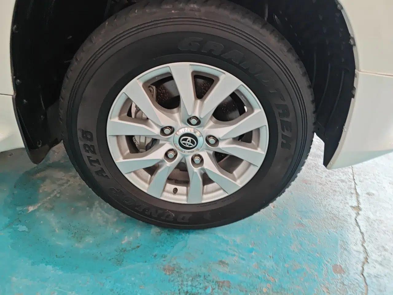 Toyota Land Cruiser 2019 Toyota Land Cruiser 4.0-liter automatic gasoline, 7 seats — миниатюра 8
