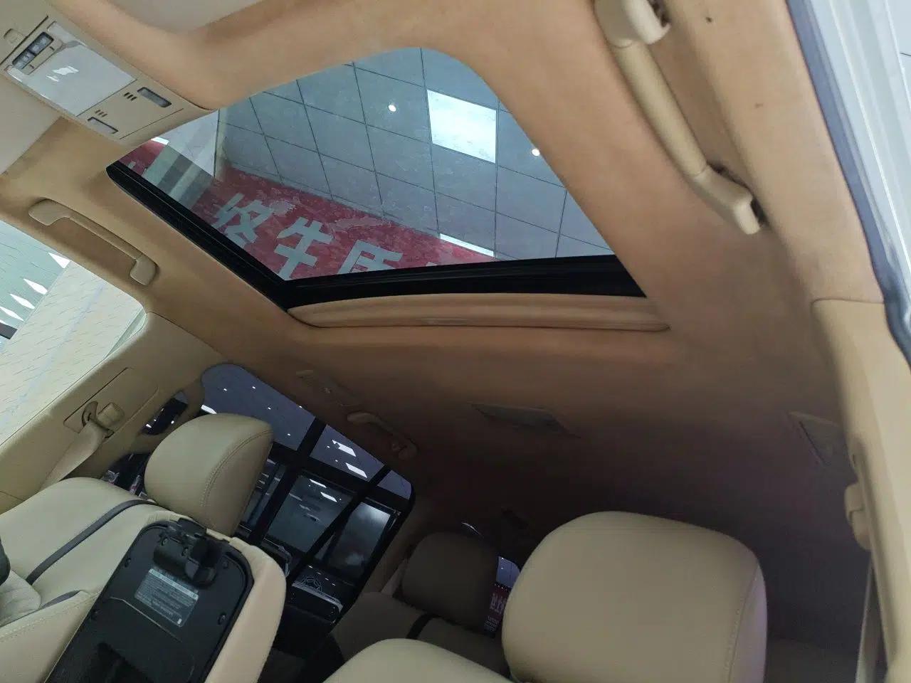 Toyota Land Cruiser 2016 Toyota Land Cruiser 4.0 Automatic Gasoline (8-Seater) — миниатюра 18