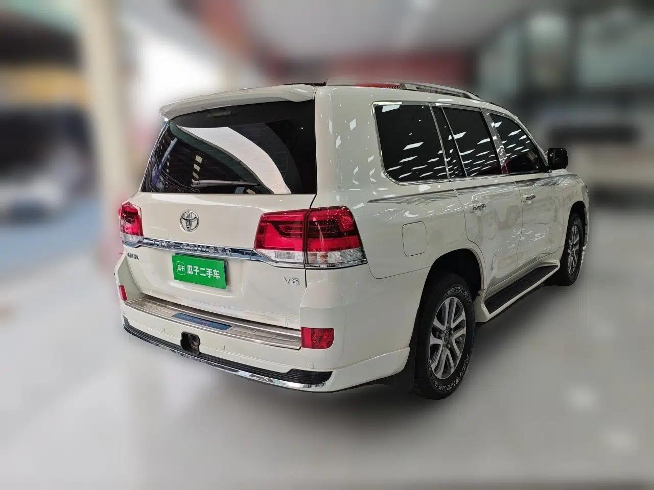 Toyota Land Cruiser 2016 Toyota Land Cruiser 4.0 Automatic Gasoline (8-Seater) — миниатюра 6