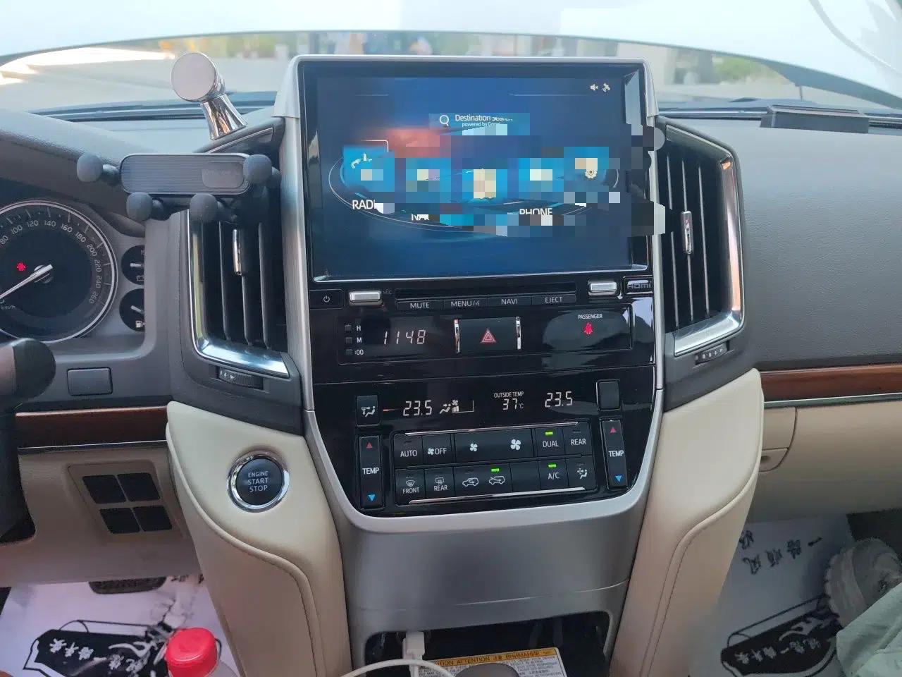 Toyota Land Cruiser 2018 5.7L VX-R Middle East — миниатюра 13