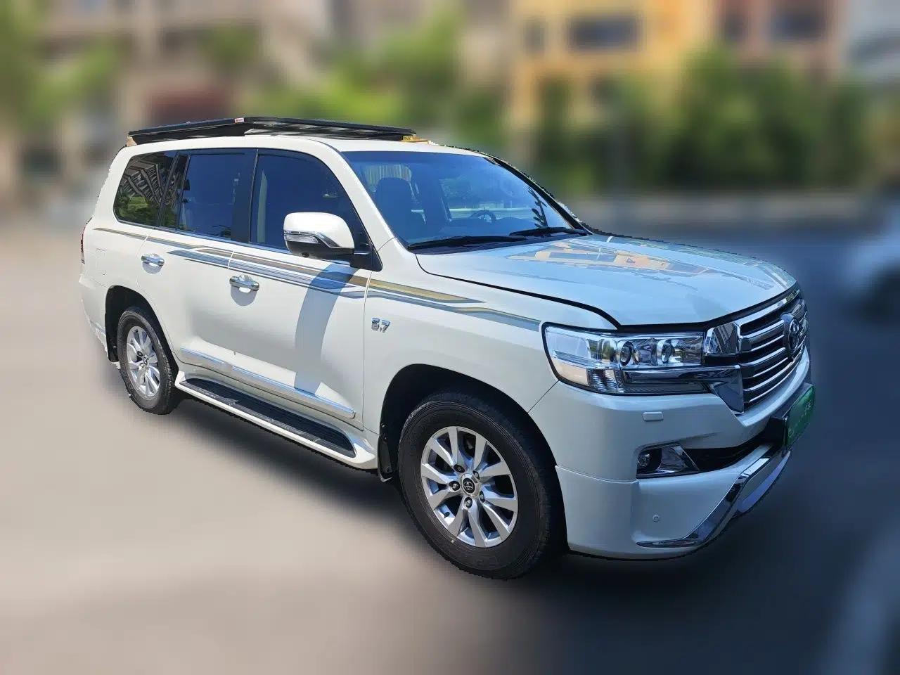 Toyota Land Cruiser 2018 5.7L VX-R Middle East — миниатюра 3