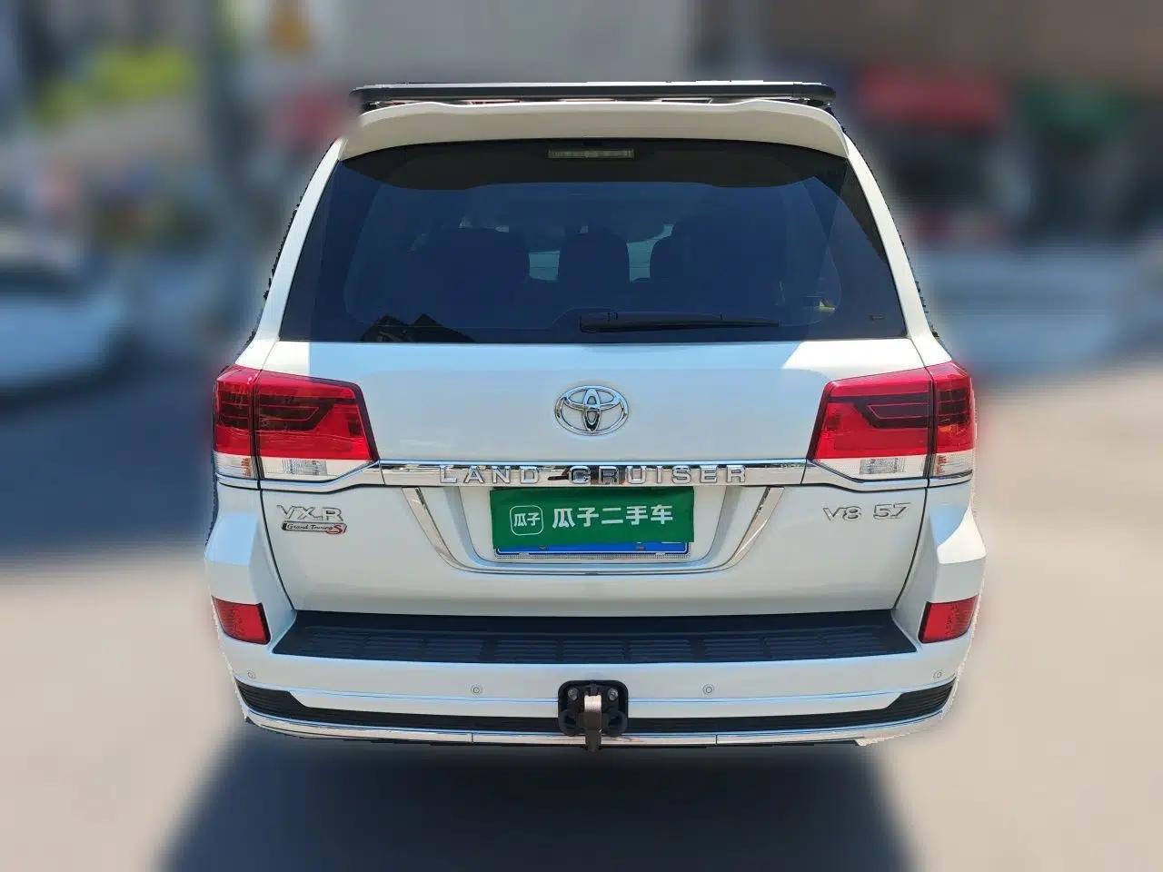 Toyota Land Cruiser 2018 5.7L VX-R Middle East — миниатюра 5