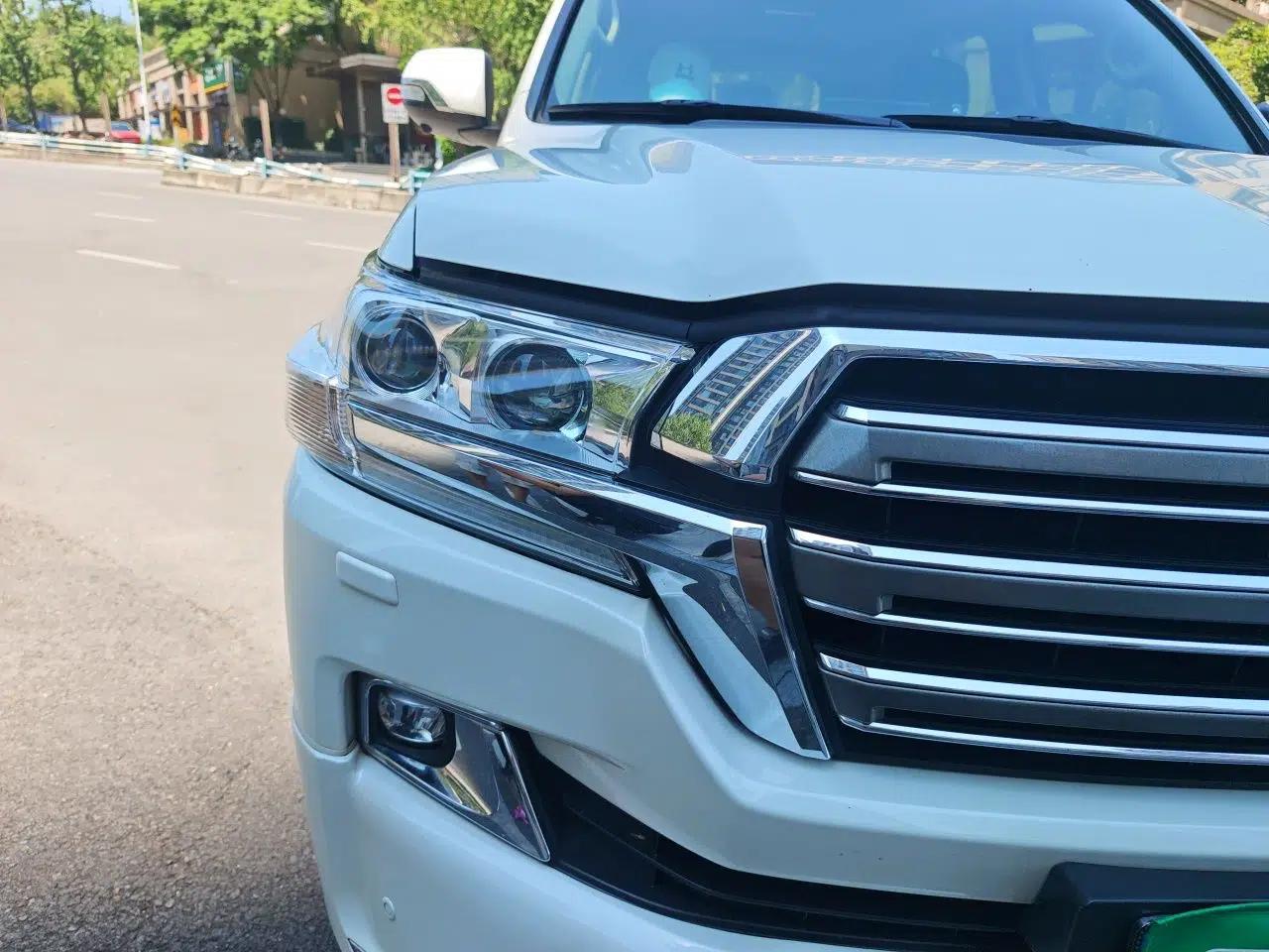 Toyota Land Cruiser 2018 5.7L VX-R Middle East — миниатюра 7