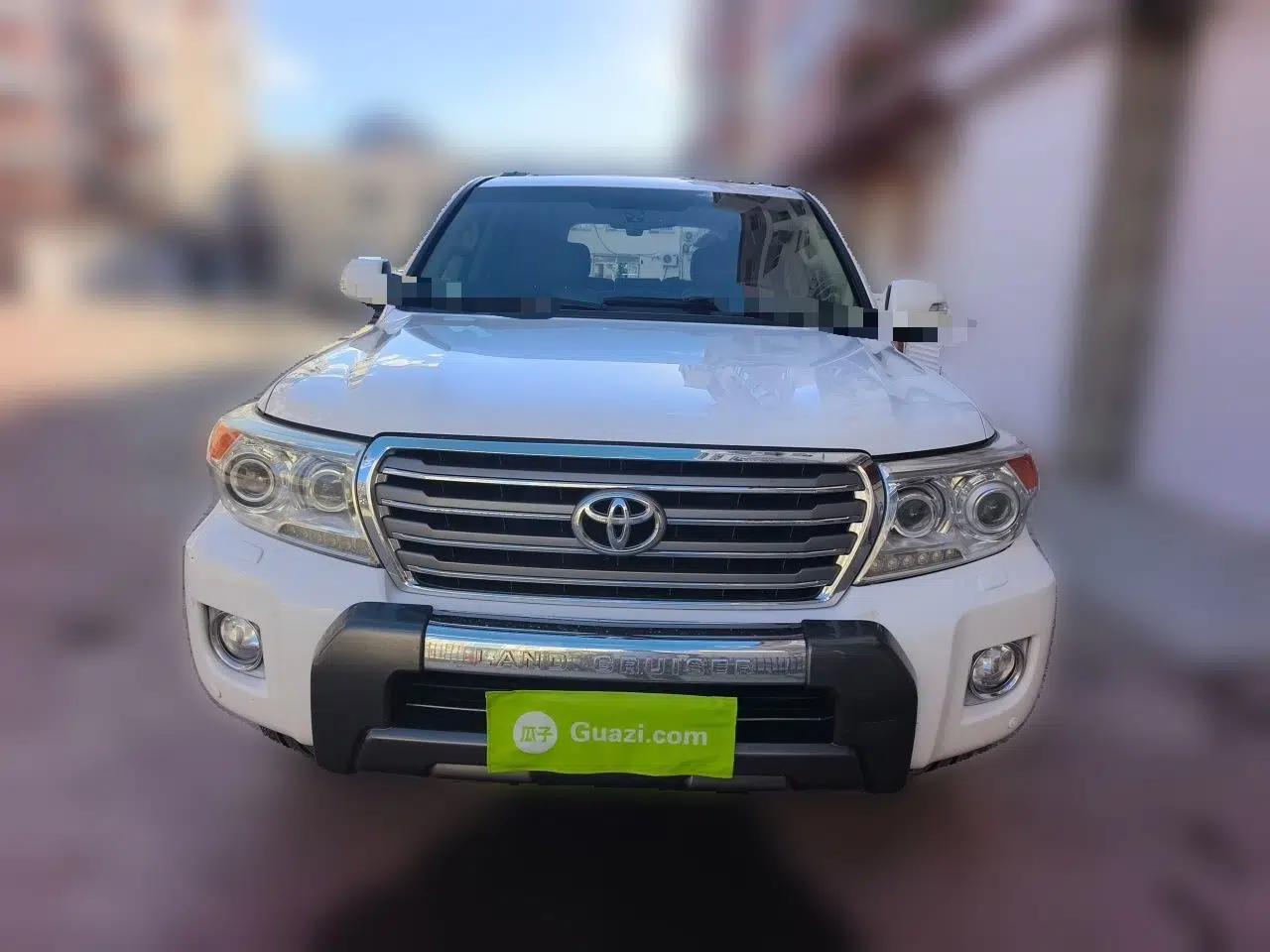 Toyota Land Cruiser 2012 4.6L Automatic VX-R — миниатюра 2