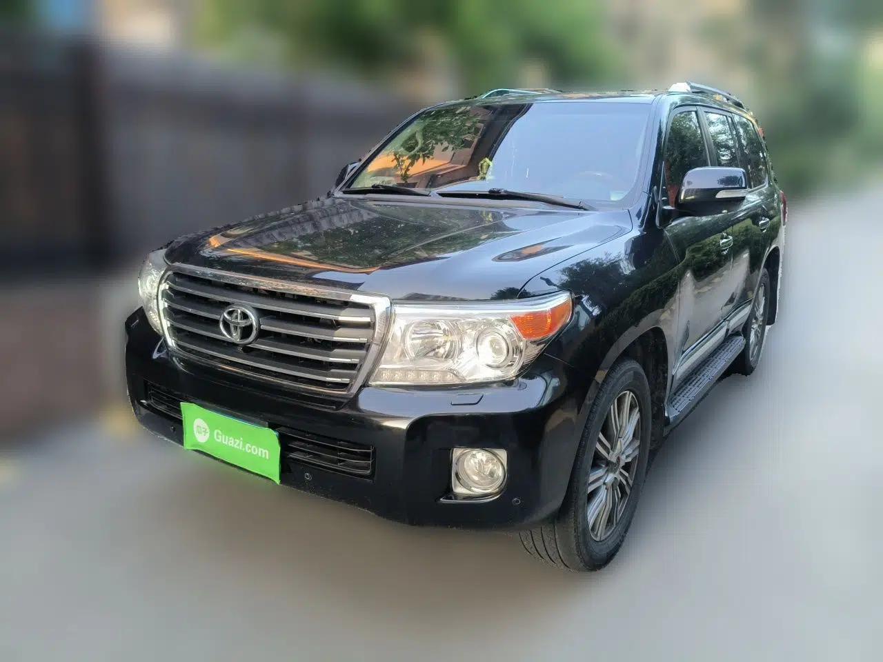 Toyota Land Cruiser 2016 Land Cruiser, parallel import, 8-seater, 4.0L, automatic transmission — миниатюра 1