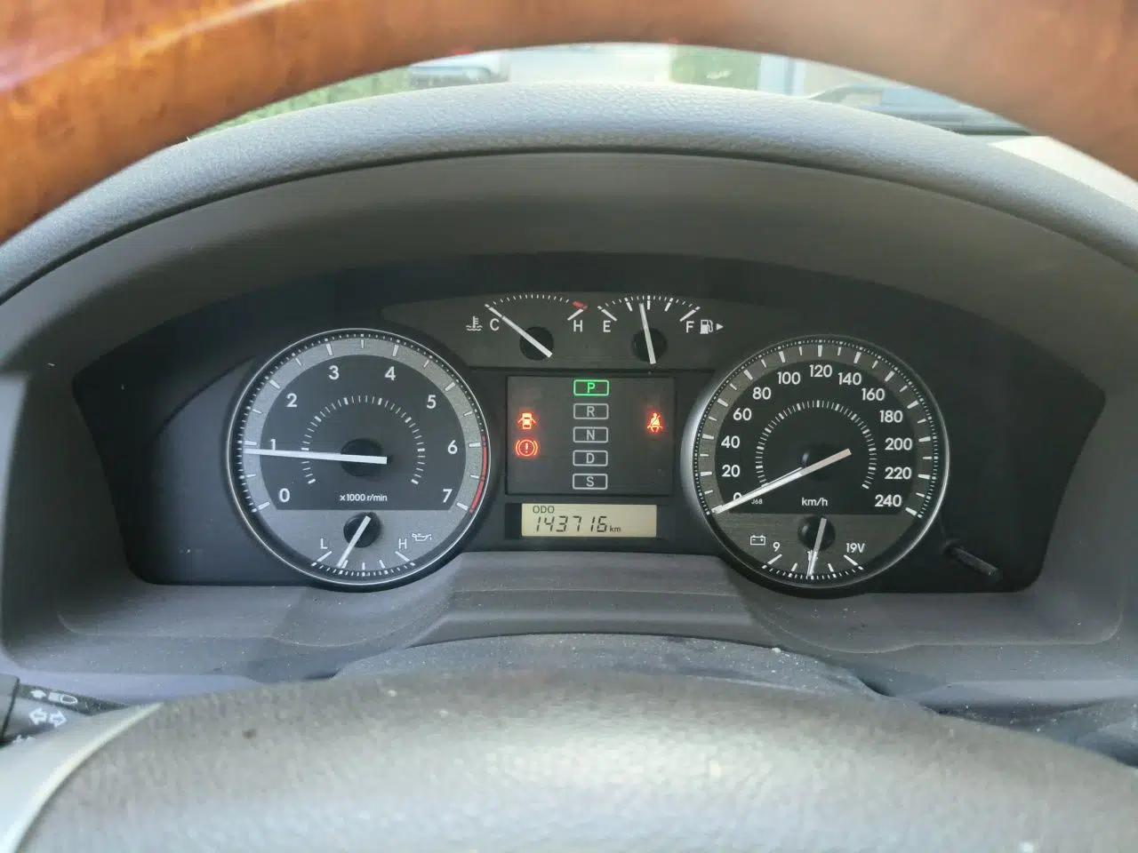 Toyota Land Cruiser 2016 Land Cruiser, parallel import, 8-seater, 4.0L, automatic transmission — миниатюра 11