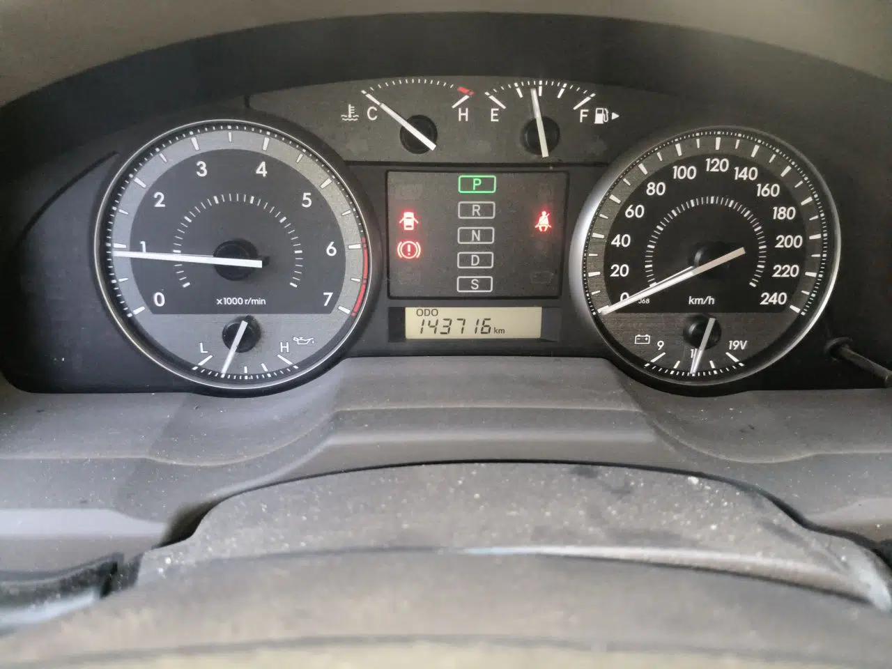 Toyota Land Cruiser 2016 Land Cruiser, parallel import, 8-seater, 4.0L, automatic transmission — миниатюра 12