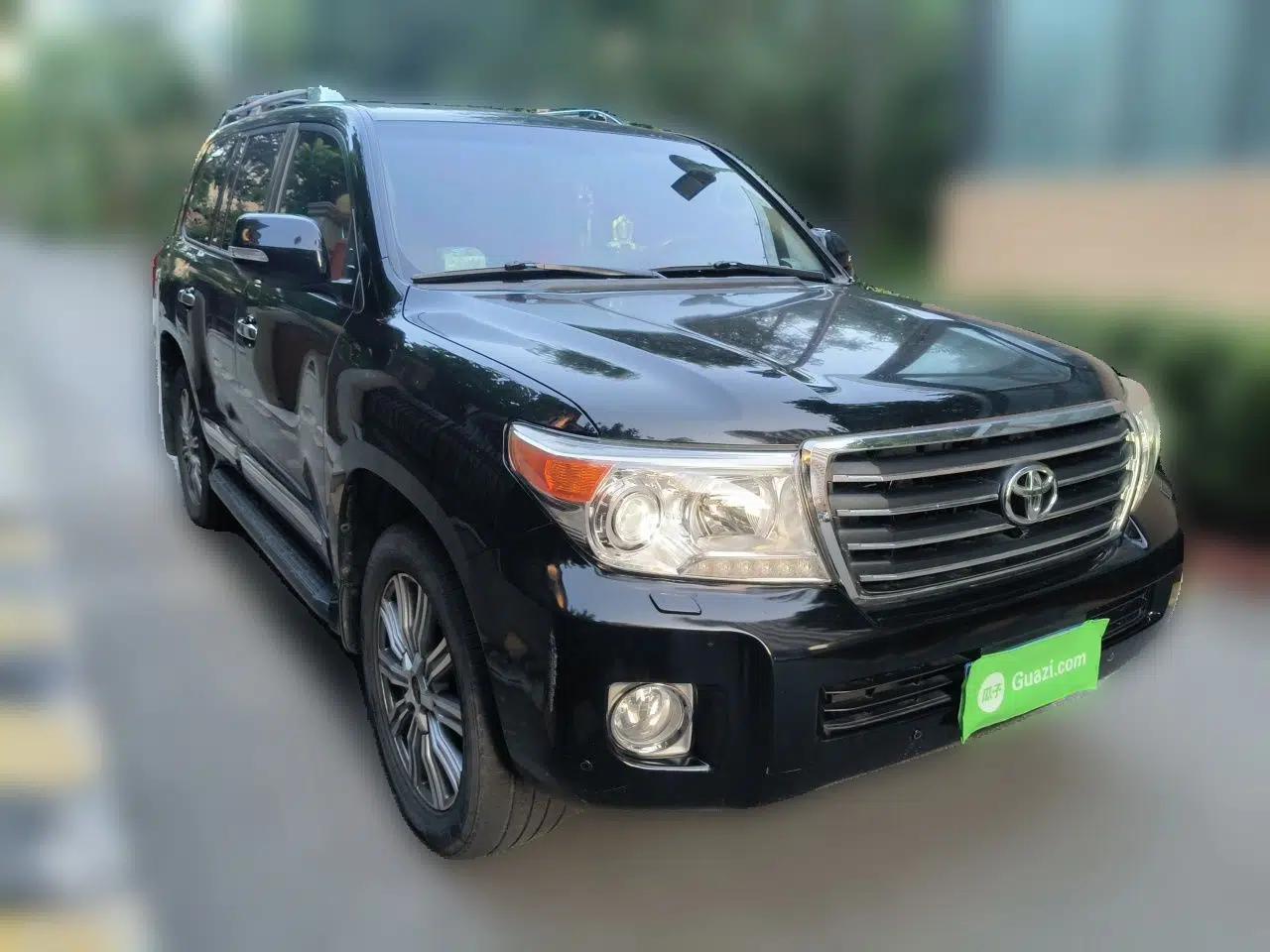 Toyota Land Cruiser 2016 Land Cruiser, parallel import, 8-seater, 4.0L, automatic transmission — миниатюра 3