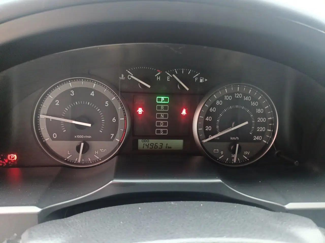 Toyota Land Cruiser (Parallel import) Toyota Land Cruiser 4.0-liter, 5-seater version — миниатюра 11