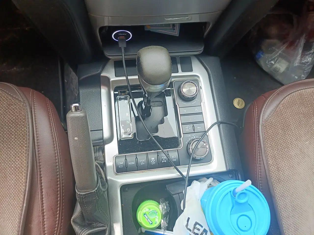 Toyota Land Cruiser (Parallel import) Toyota Land Cruiser 4.0-liter, 5-seater version — миниатюра 14