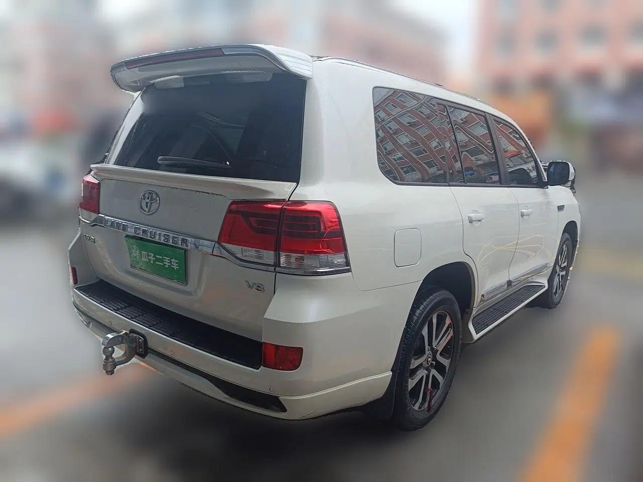 Toyota Land Cruiser (Parallel import) Toyota Land Cruiser 4.0-liter, 5-seater version — миниатюра 6