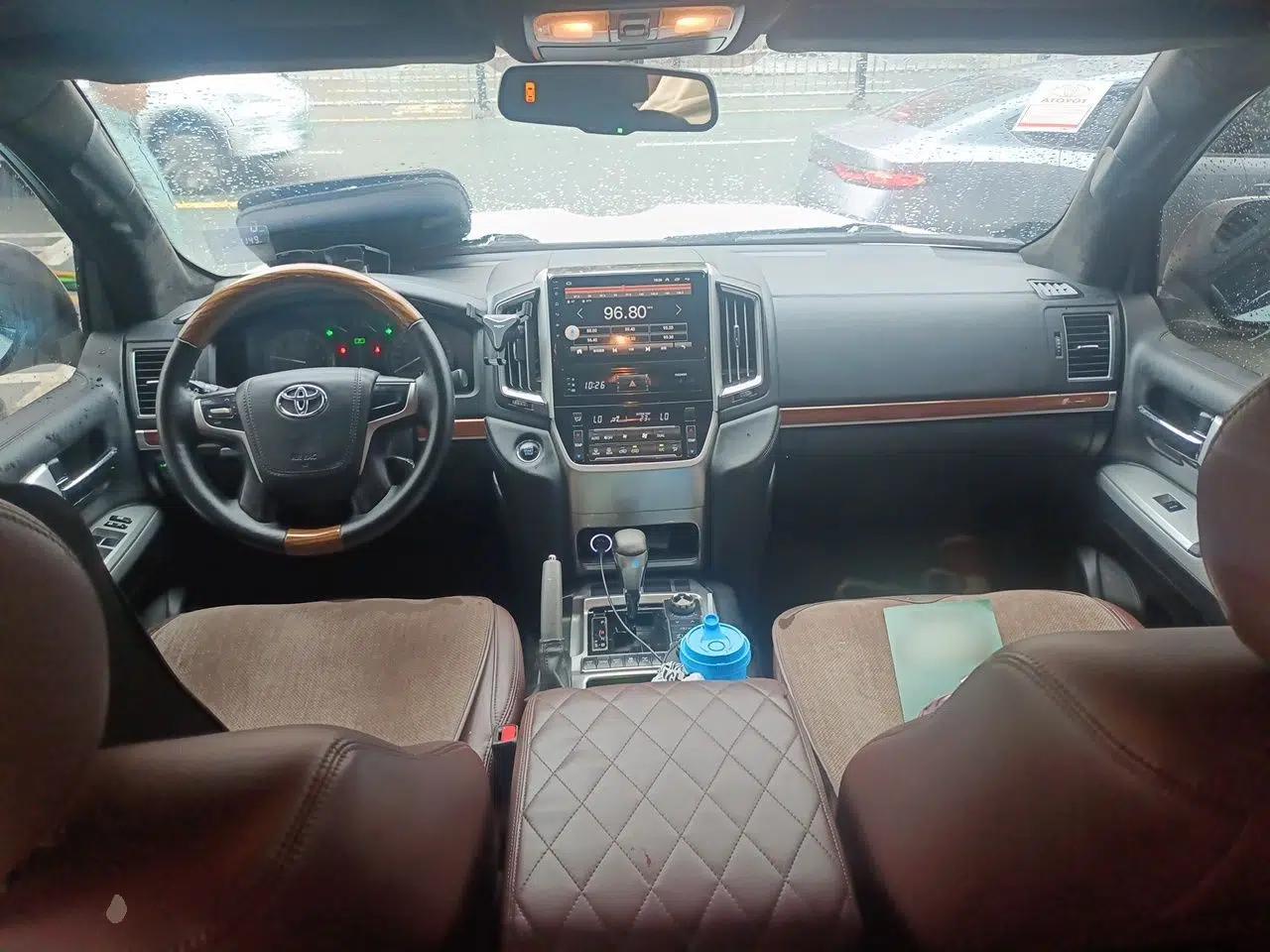 Toyota Land Cruiser (Parallel import) Toyota Land Cruiser 4.0-liter, 5-seater version — миниатюра 9