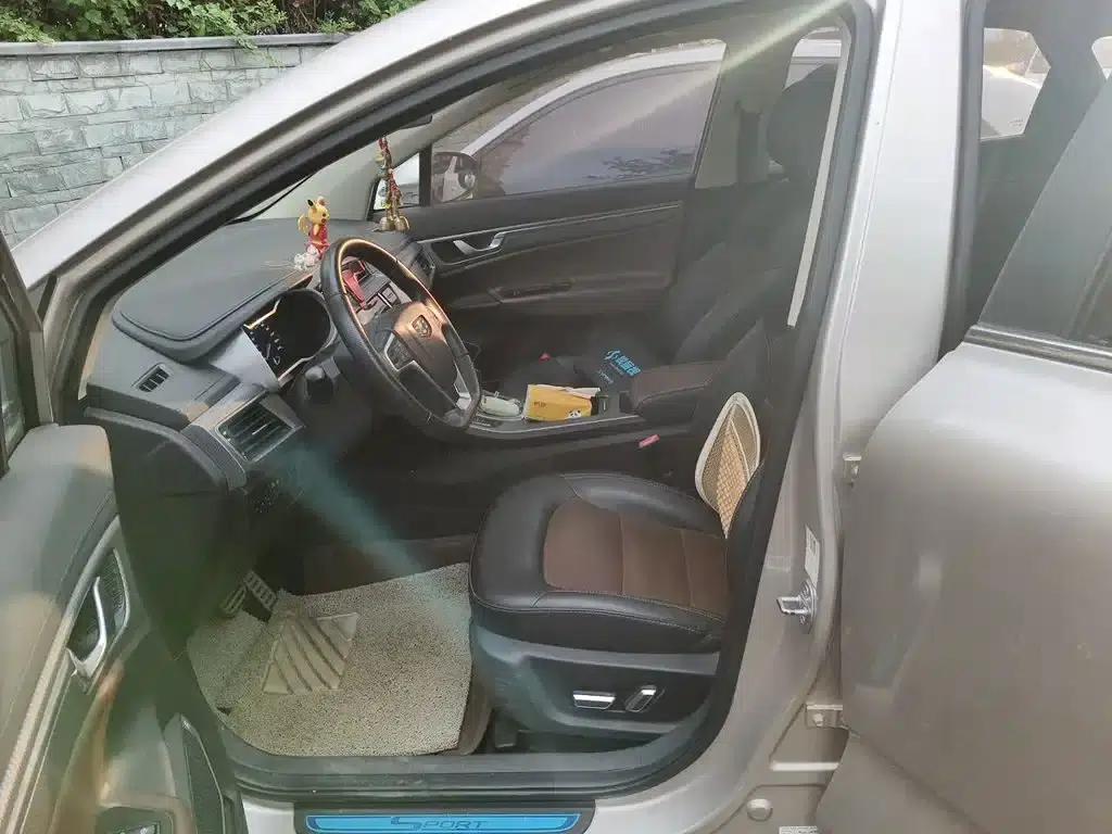 Geely GS 2016 Elegant Edition 1.3T Automatic Premium Model — миниатюра 11