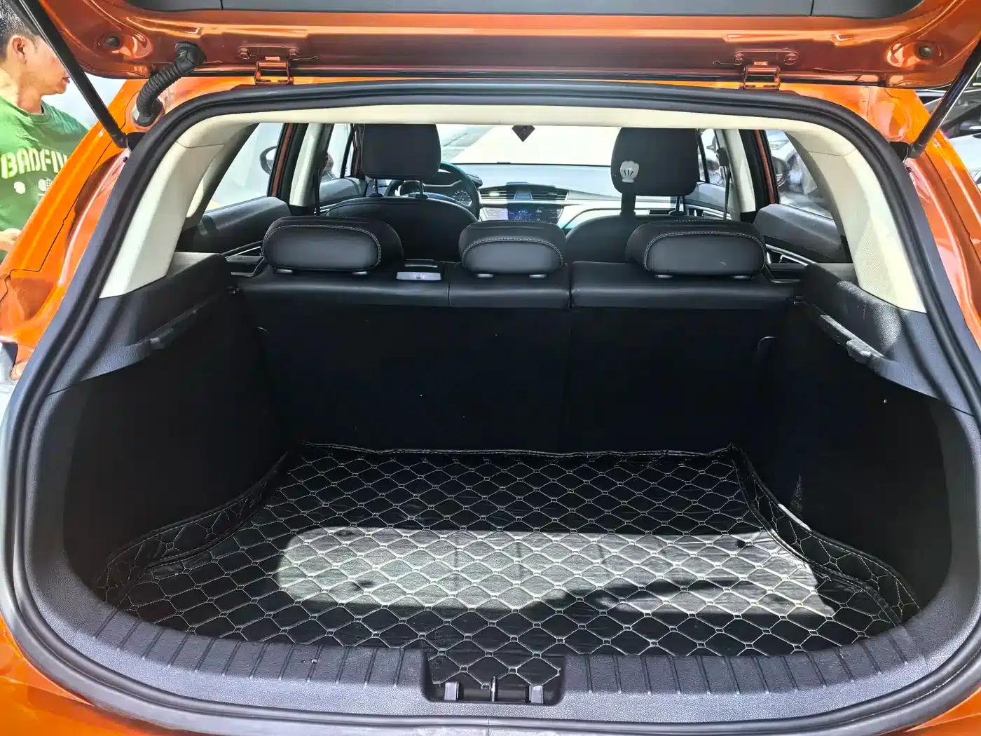Geely GS 2018 Trendsetter Edition 1.4T Automatic Premium Intelligent Connectivity Model — миниатюра 11