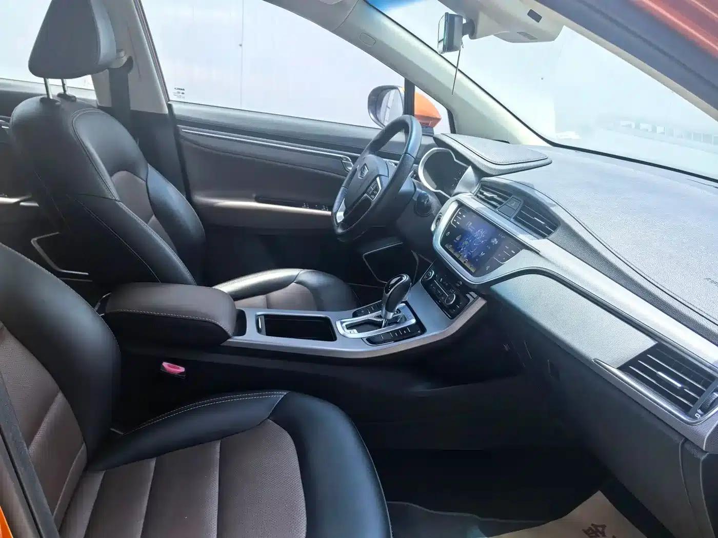 Geely GS 2018 Trendsetter Edition 1.4T Automatic Premium Intelligent Connectivity Model — миниатюра 5