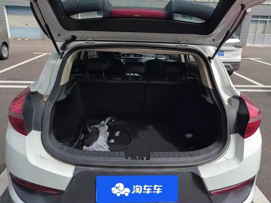 Geely GS 2017 Elegant Edition 1.3T Automatic Smart Connectivity — миниатюра 4