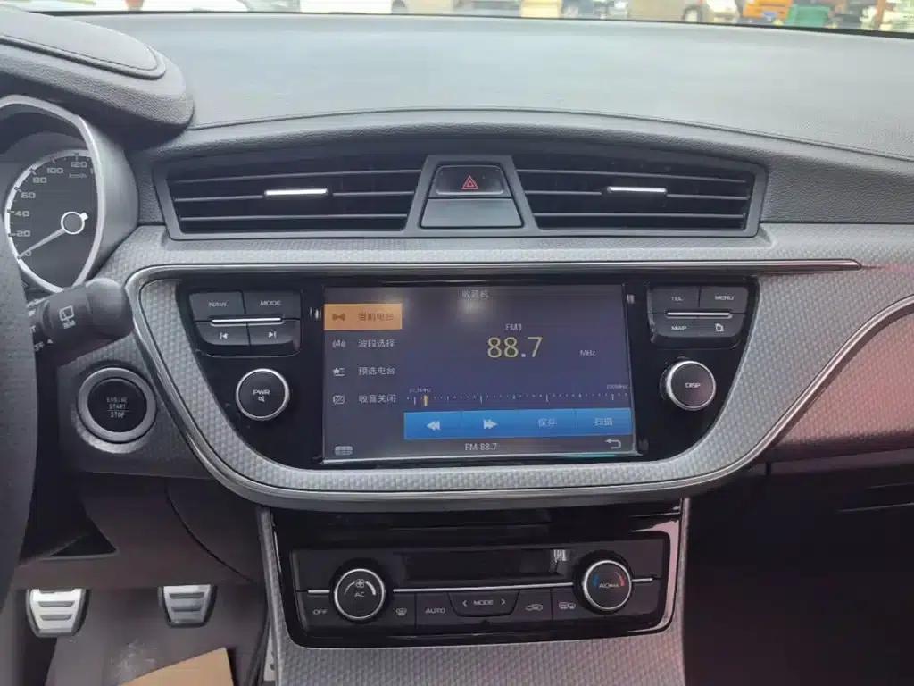 Geely GS 2016 Sport Edition 1.3T Manual Leading Model — миниатюра 13