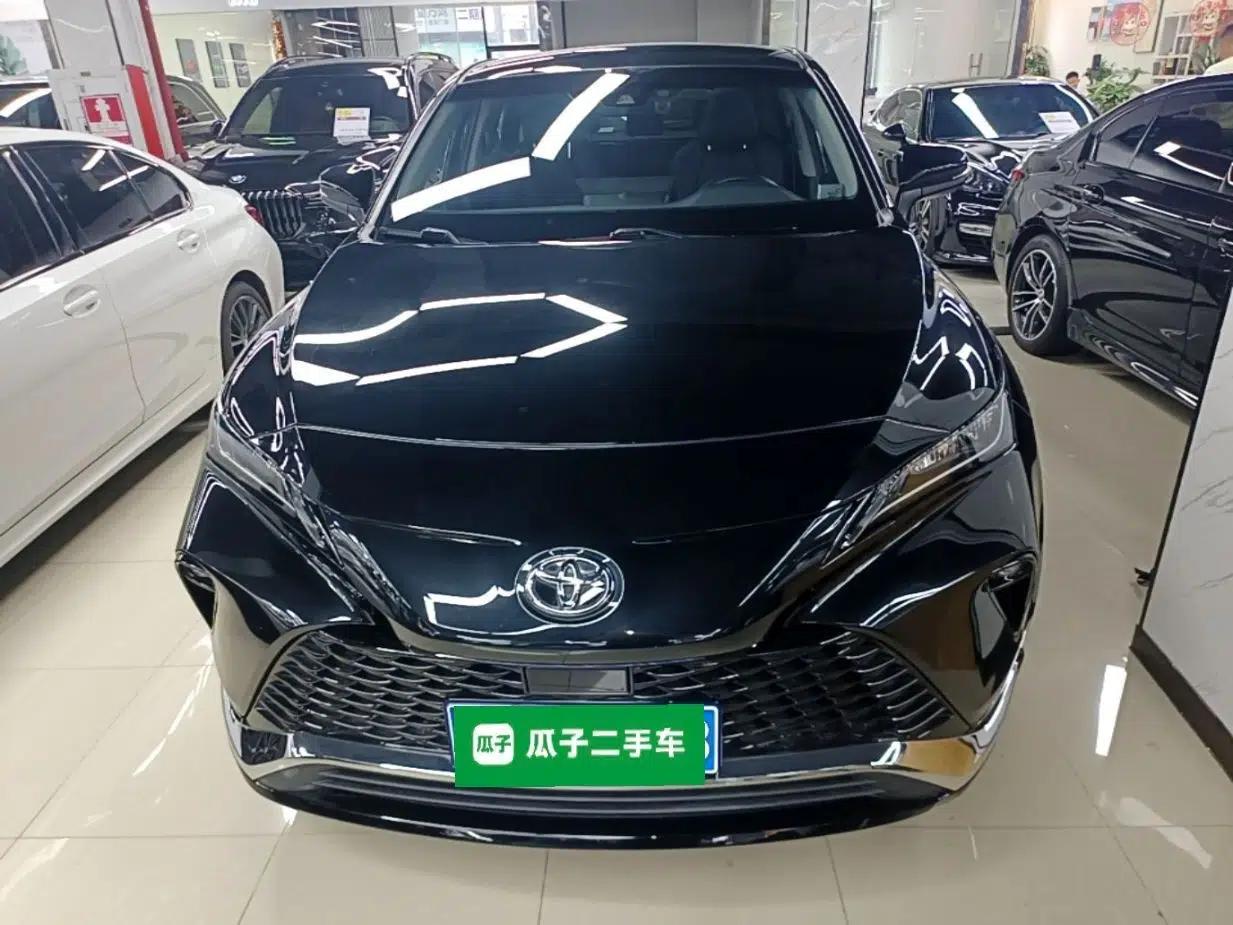 Toyota Venza 2022 2.0L CVT Two-Wheel Drive Luxury Edition — миниатюра 2