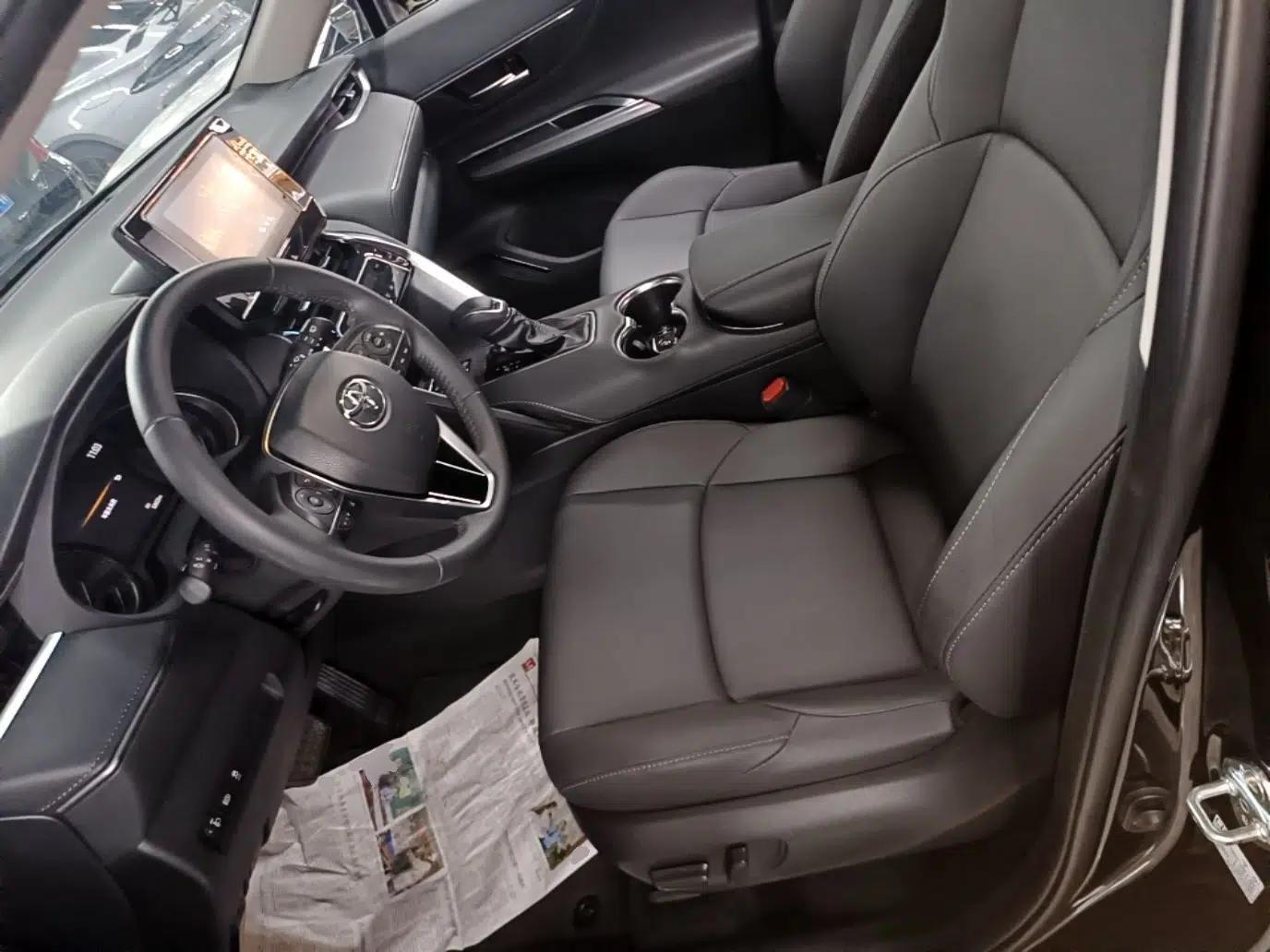 Toyota Venza 2022 2.0L CVT Two-Wheel Drive Luxury Edition — миниатюра 22