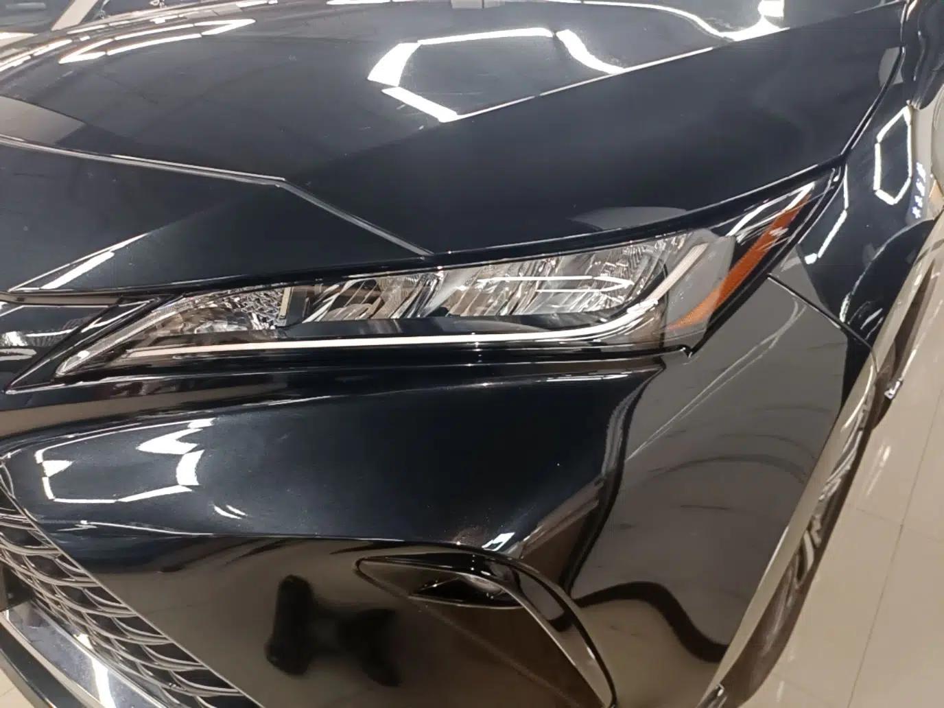 Toyota Venza 2022 2.0L CVT Two-Wheel Drive Luxury Edition — миниатюра 8