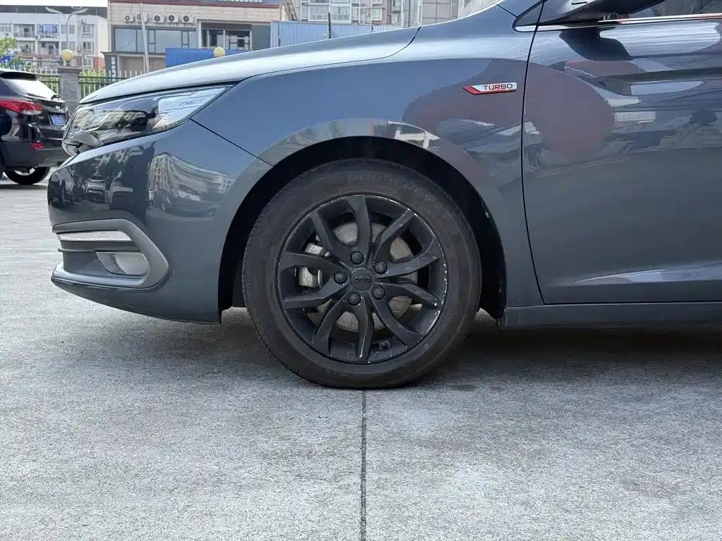 Geely Emgrand GL 2017 1.3T Manual Elite — миниатюра 5
