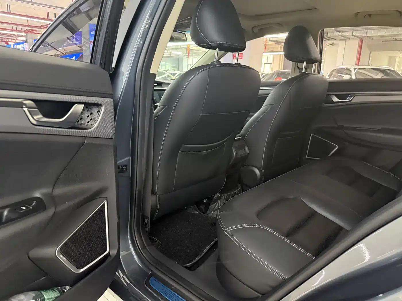 Geely Emgrand GL 2018 1.8L DCT Elite Intelligent Connected Edition — миниатюра 9