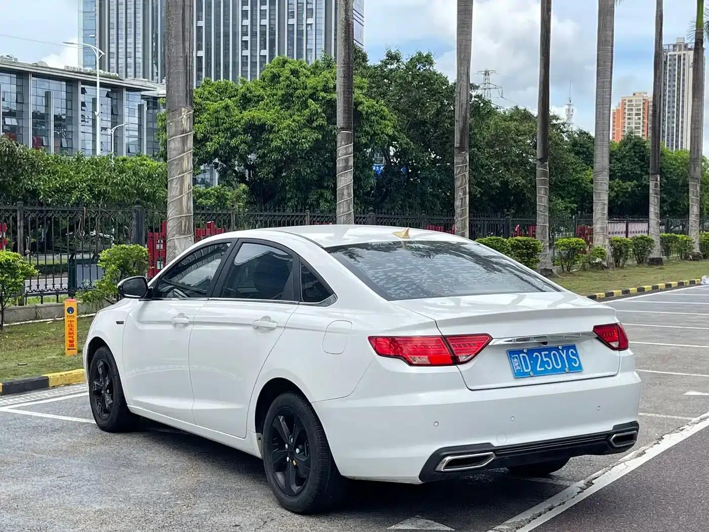 Geely Emgrand GL 2019 1.5T DCT Elite Smart Edition — миниатюра 12