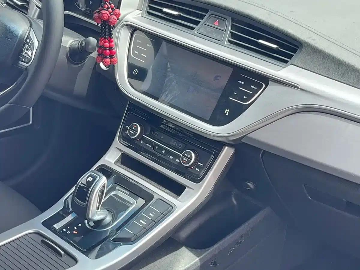 Geely Emgrand GL 2019 1.5T DCT Elite Smart Edition — миниатюра 8