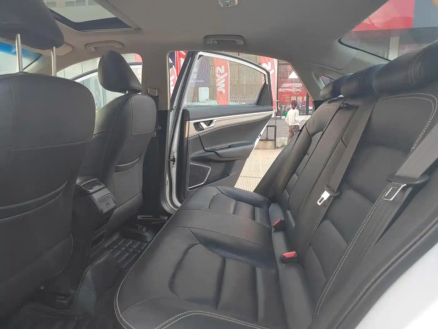 Geely Emgrand GL 2017 1.3T DCT Elite — миниатюра 4