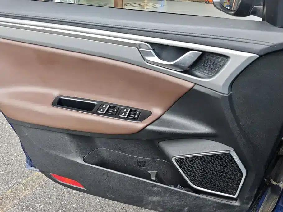 Geely Emgrand GL 2018 1.4T DCT Premium Intelligent Connectivity Edition — миниатюра 7