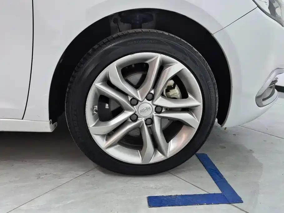 Geely Emgrand GL 2017 1.3T DCT Premium Edition — миниатюра 6