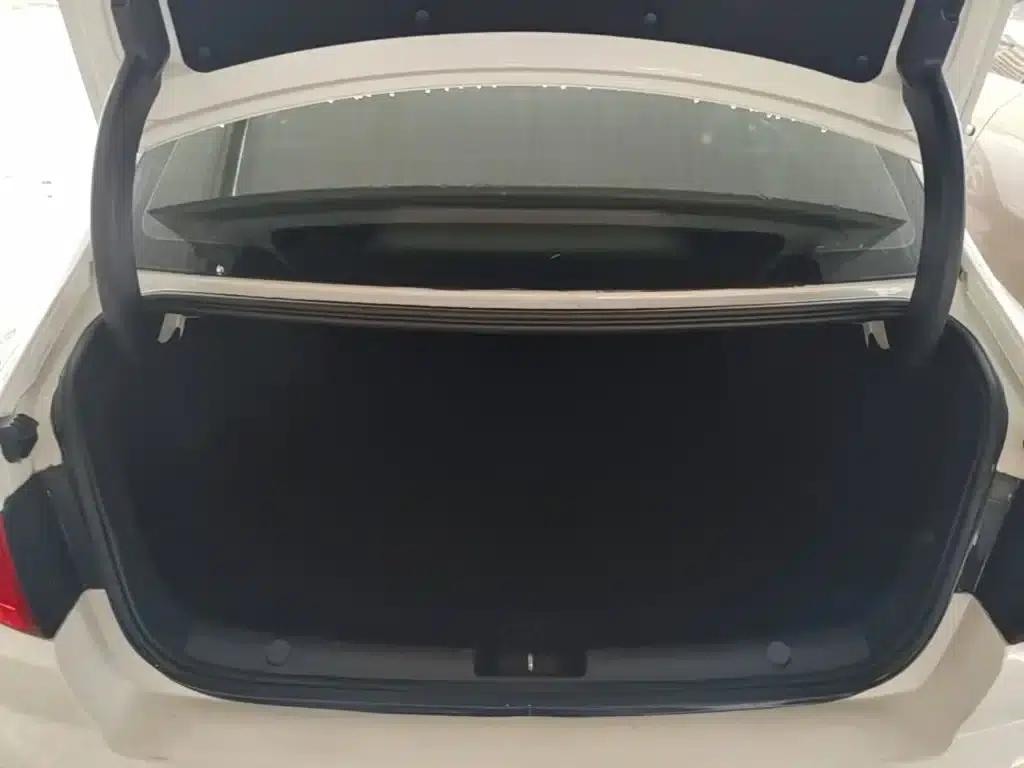 Geely Emgrand GL 2018 1.4T Manual Elite Smart Connect Edition — миниатюра 19